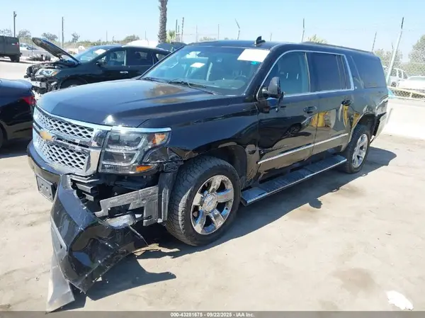 1GNSKHKC5JR193078 2018 CHEVROLET SUBURBAN - Image 2