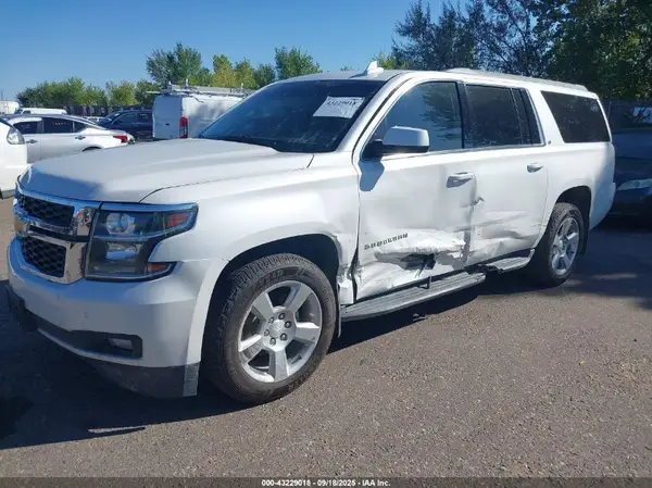 1GNSKHKC5JR246118 2018 CHEVROLET SUBURBAN - Image 2
