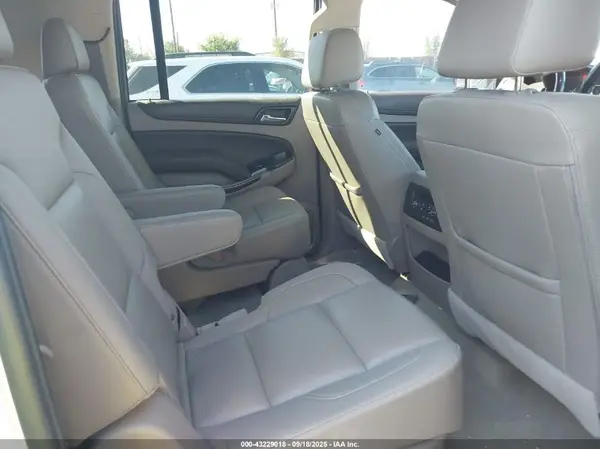 1GNSKHKC5JR246118 2018 CHEVROLET SUBURBAN - Image 8