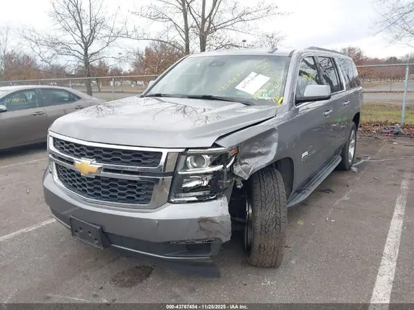 1GNSKHKC5JR322002 2018 CHEVROLET SUBURBAN - Image 2