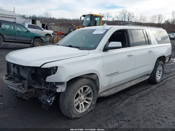 1GNSKHKC5KR176847 2019 CHEVROLET SUBURBAN - Image 2