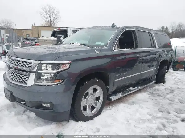 1GNSKHKC5KR213668 2019 CHEVROLET SUBURBAN - Image 2