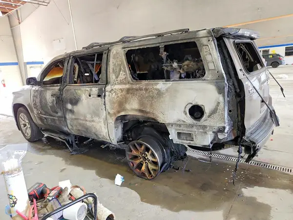 1GNSKHKC6GR186424 2016 CHEVROLET SUBURBAN - Image 2