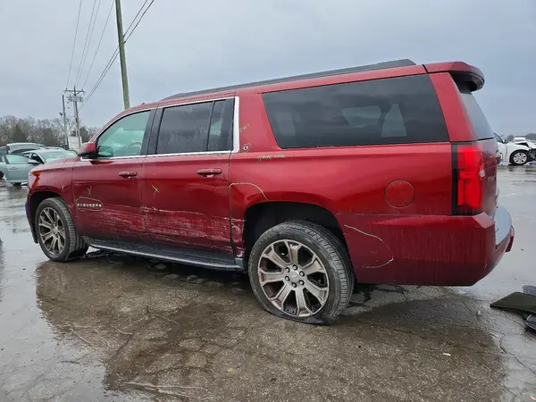 1GNSKHKC6GR282716 2016 CHEVROLET SUBURBAN - Image 2