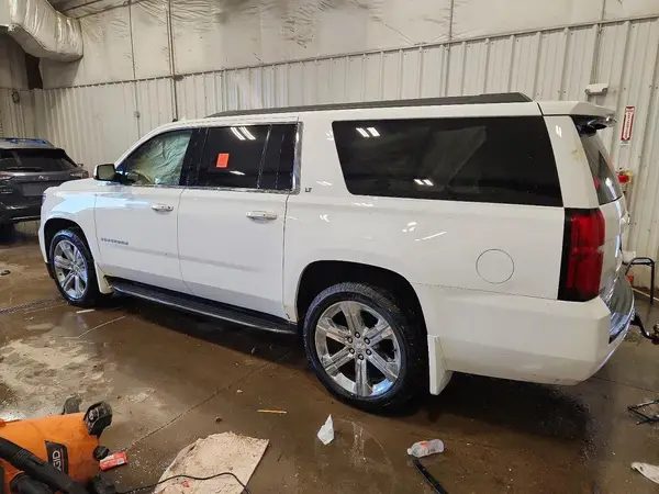 1GNSKHKC6GR476212 2016 CHEVROLET SUBURBAN - Image 2