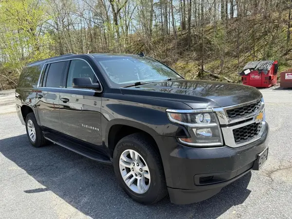 1GNSKHKC6HR17735 2017 CHEVROLET SUBURBAN - Image 1