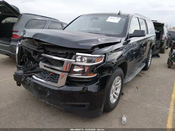 1GNSKHKC6HR182441 2017 CHEVROLET SUBURBAN - Image 2