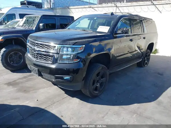 1GNSKHKC6HR197229 2017 CHEVROLET SUBURBAN - Image 2