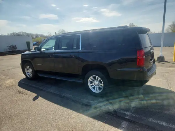 1GNSKHKC6HR198512 2017 CHEVROLET SUBURBAN - Image 2