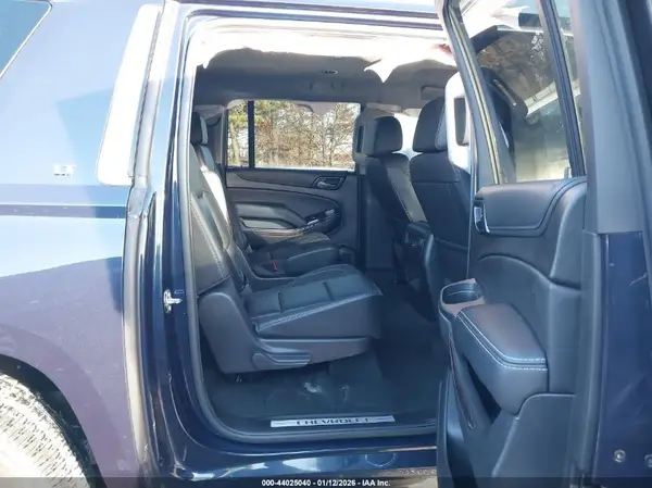 1GNSKHKC6HR200050 2017 CHEVROLET SUBURBAN - Image 8