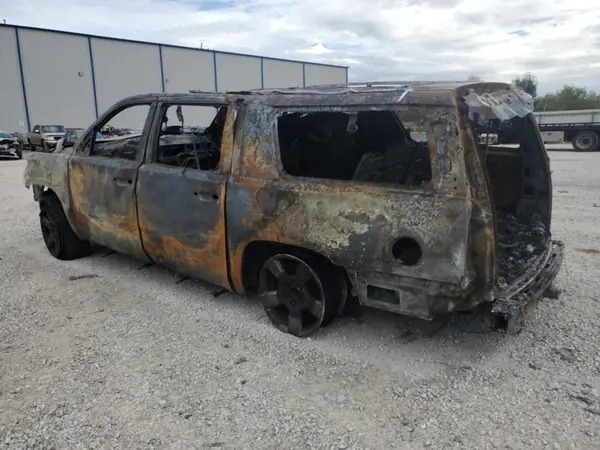 1GNSKHKC6HR200324 2017 CHEVROLET SUBURBAN - Image 2
