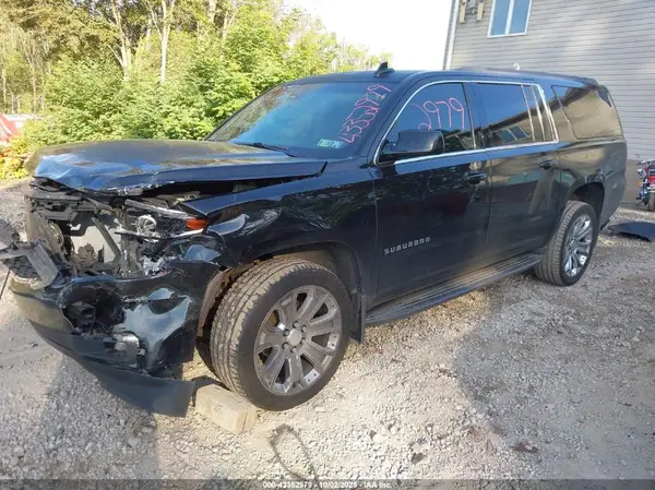 1GNSKHKC6HR241424 2017 CHEVROLET SUBURBAN - Image 2