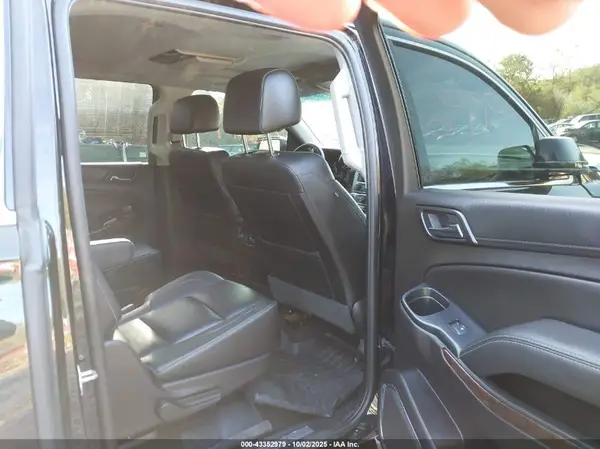 1GNSKHKC6HR241424 2017 CHEVROLET SUBURBAN - Image 8