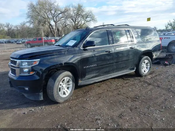 1GNSKHKC6HR246168 2017 CHEVROLET SUBURBAN - Image 2