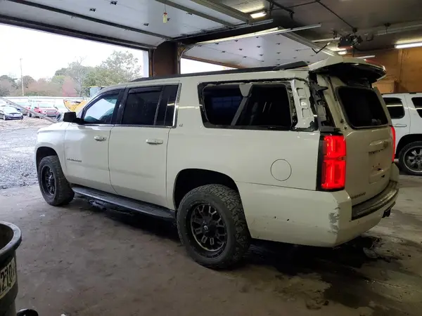 1GNSKHKC6HR266470 2017 CHEVROLET SUBURBAN - Image 2