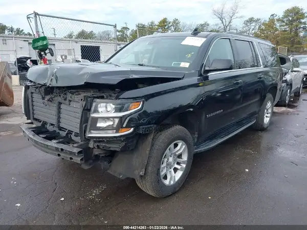 1GNSKHKC6JR125923 2018 CHEVROLET SUBURBAN - Image 2