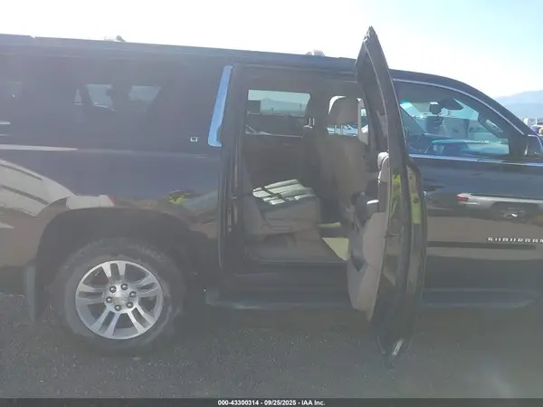 1GNSKHKC6JR176306 2018 CHEVROLET SUBURBAN - Image 8