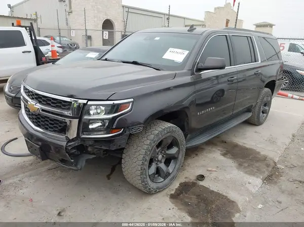 1GNSKHKC6JR230123 2018 CHEVROLET SUBURBAN - Image 2