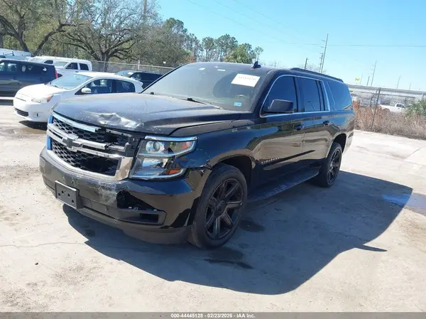 1GNSKHKC6JR237153 2018 CHEVROLET SUBURBAN - Image 2