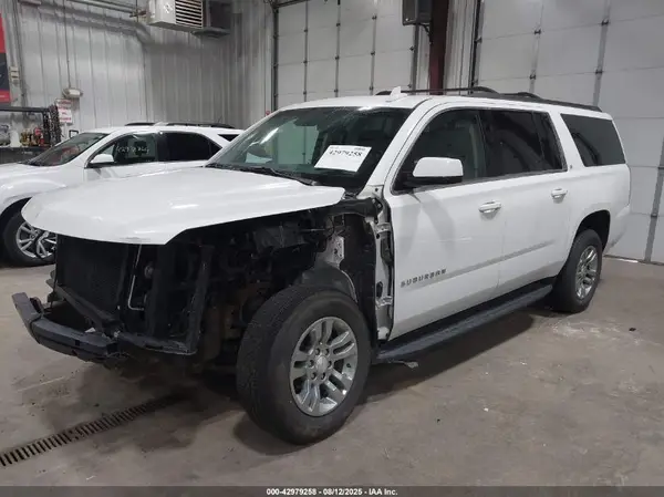 1GNSKHKC6JR239517 2018 CHEVROLET SUBURBAN - Image 2