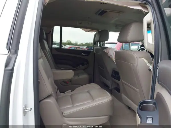 1GNSKHKC6KR300656 2019 CHEVROLET SUBURBAN - Image 8
