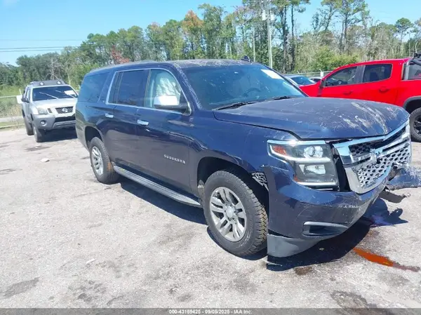 1GNSKHKC7HR215379 2017 CHEVROLET SUBURBAN - Image 1