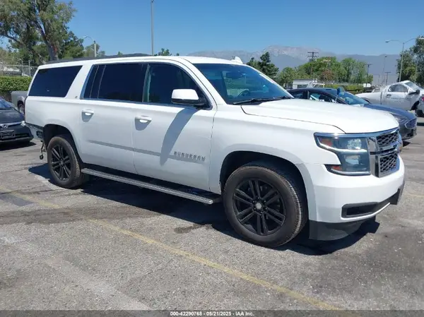1GNSKHKC7HR325641 2017 CHEVROLET SUBURBAN - Image 1