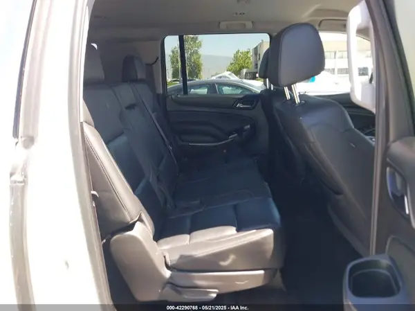 1GNSKHKC7HR325641 2017 CHEVROLET SUBURBAN - Image 8