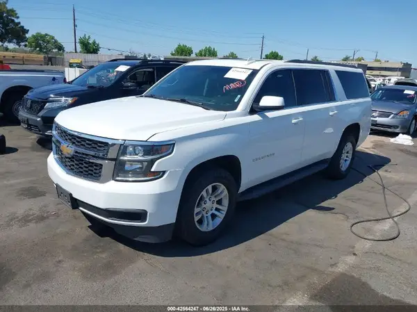 1GNSKHKC7JR235556 2018 CHEVROLET SUBURBAN - Image 2