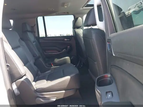 1GNSKHKC7JR235556 2018 CHEVROLET SUBURBAN - Image 8