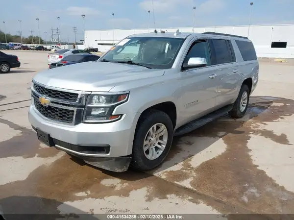 1GNSKHKC7JR275118 2018 CHEVROLET SUBURBAN - Image 2