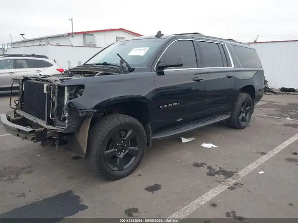 1GNSKHKC7JR324821 2018 CHEVROLET SUBURBAN - Image 2