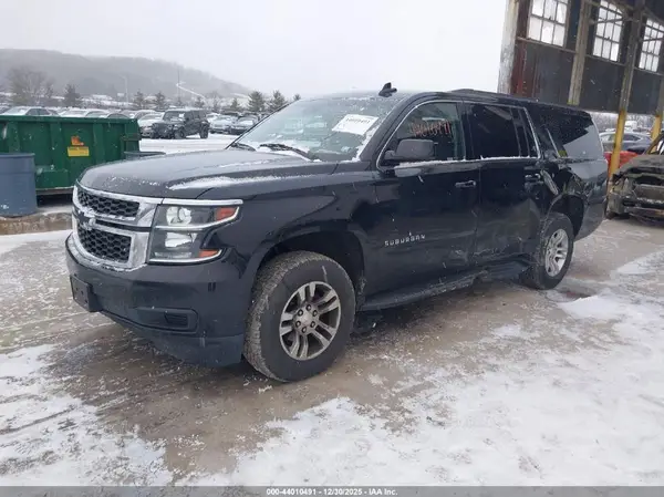 1GNSKHKC7JR333003 2018 CHEVROLET SUBURBAN - Image 2