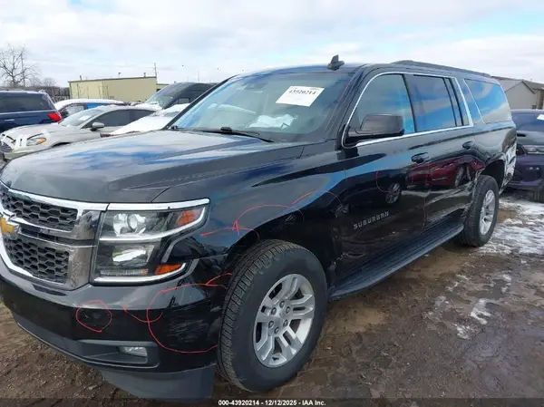1GNSKHKC7JR359908 2018 CHEVROLET SUBURBAN - Image 2