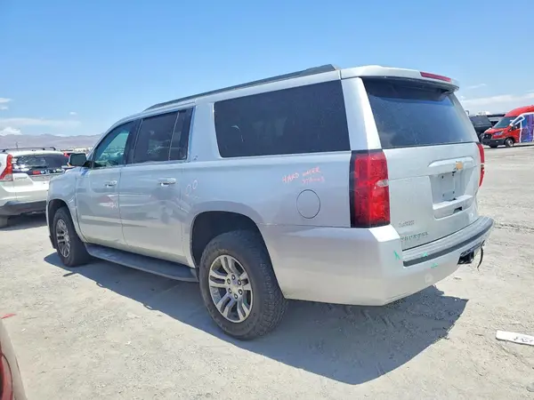 1GNSKHKC7JR370181 2018 CHEVROLET SUBURBAN - Image 2