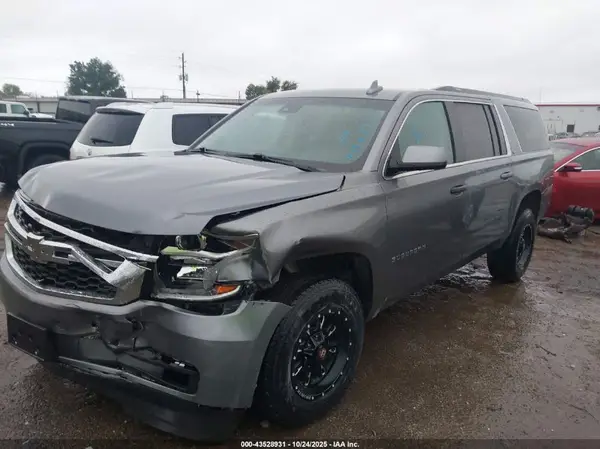 1GNSKHKC7KR102331 2019 CHEVROLET SUBURBAN - Image 2
