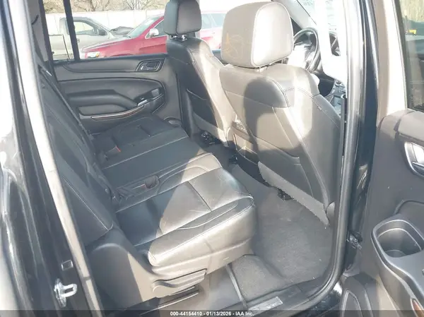 1GNSKHKC7KR372093 2019 CHEVROLET SUBURBAN - Image 8