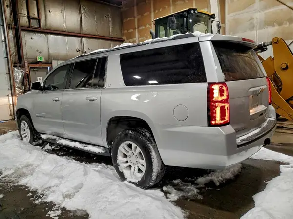 1GNSKHKC7R109584 2018 CHEVROLET SUBURBAN - Image 2