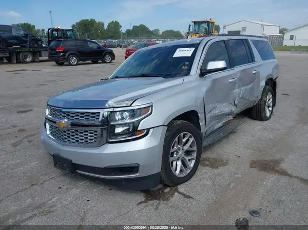 1GNSKHKC8GR158754 2016 CHEVROLET SUBURBAN - Image 2