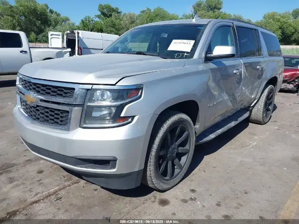 1GNSKHKC8GR213459 2016 CHEVROLET SUBURBAN - Image 2