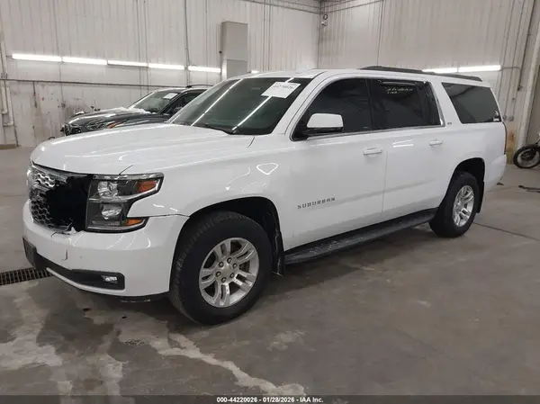 1GNSKHKC8GR220492 2016 CHEVROLET SUBURBAN - Image 2
