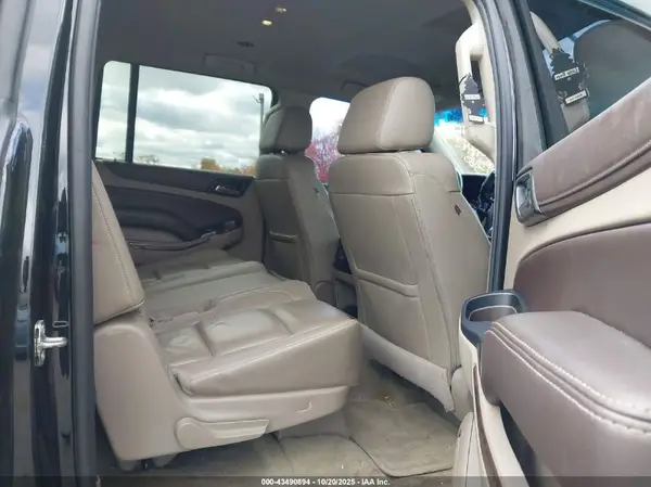 1GNSKHKC8HR109975 2017 CHEVROLET SUBURBAN - Image 8