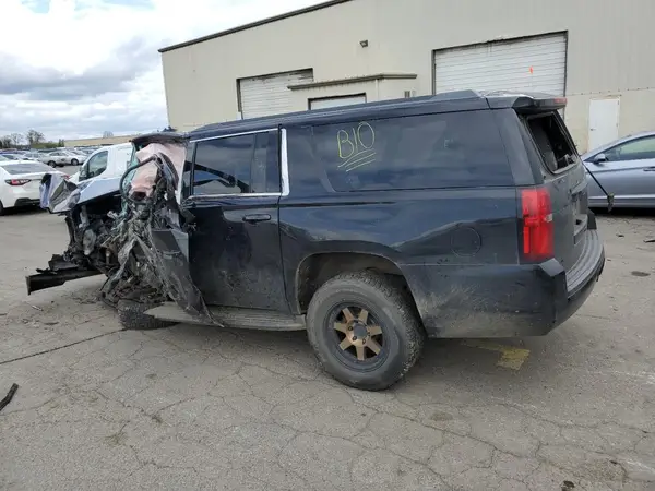 1GNSKHKC8HR117574 2017 CHEVROLET SUBURBAN - Image 2