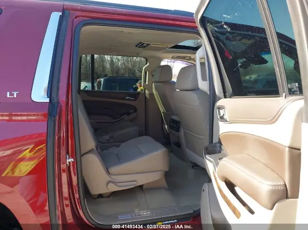 1GNSKHKC8HR121902 2017 CHEVROLET SUBURBAN - Image 8