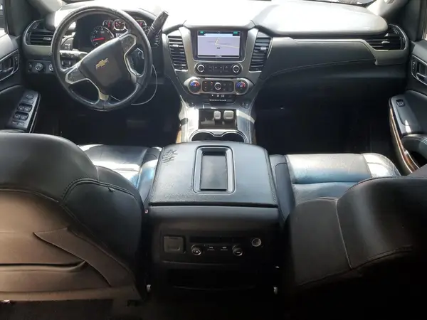 1GNSKHKC8HR129725 2017 CHEVROLET SUBURBAN - Image 8