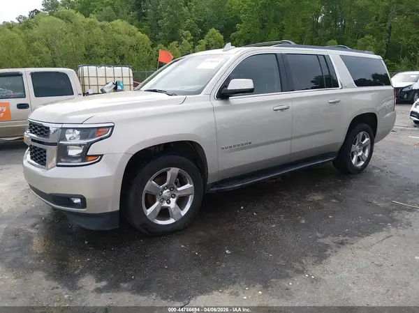 1GNSKHKC8HR134634 2017 CHEVROLET SUBURBAN - Image 2