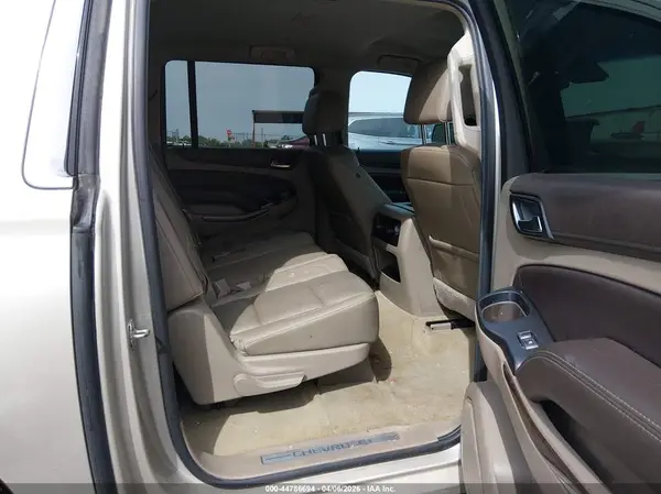 1GNSKHKC8HR134634 2017 CHEVROLET SUBURBAN - Image 8