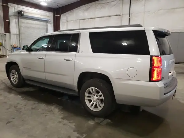 1GNSKHKC8HR168069 2017 CHEVROLET SUBURBAN - Image 2