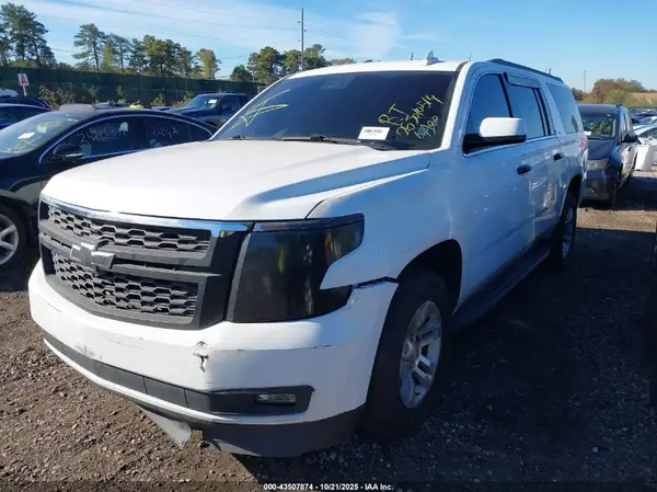 1GNSKHKC8HR179573 2017 CHEVROLET SUBURBAN - Image 2