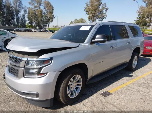 1GNSKHKC8HR204522 2017 CHEVROLET SUBURBAN - Image 2